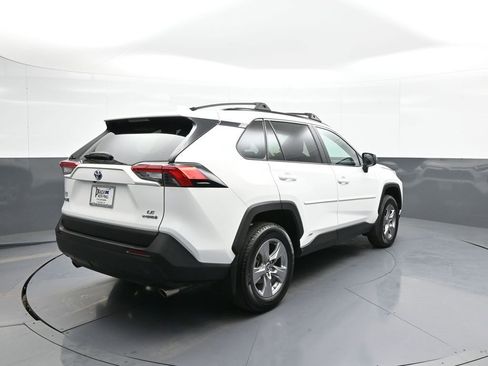 Certified 2024 Toyota RAV4 LE AWD/4WD image 6