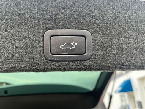 Used 2010 Volvo XC60 T6 R-Design image 26