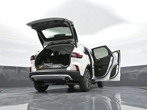 New 2025 Ford Escape SE image 50