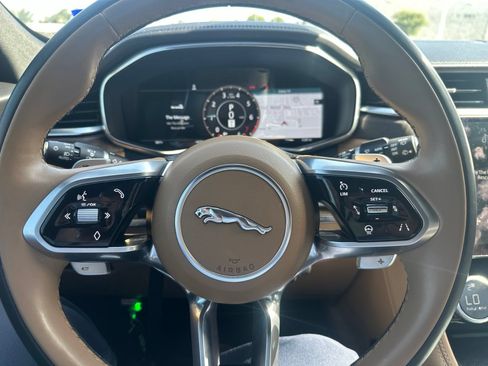 Used 2023 Jaguar F-PACE S AWD/4WD image 8