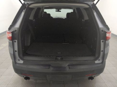Used 2021 Chevrolet Traverse LS FWD image 29