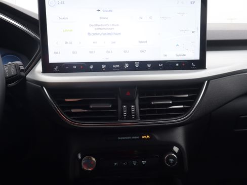 Used 2025 Ford Escape Platinum w/ Premium Technology Package image 17