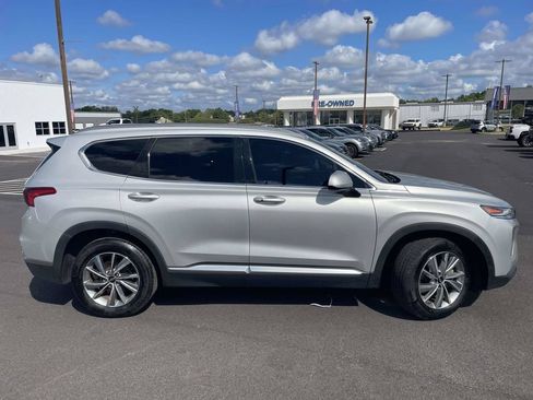 Used 2019 Hyundai Santa Fe SEL FWD image 2