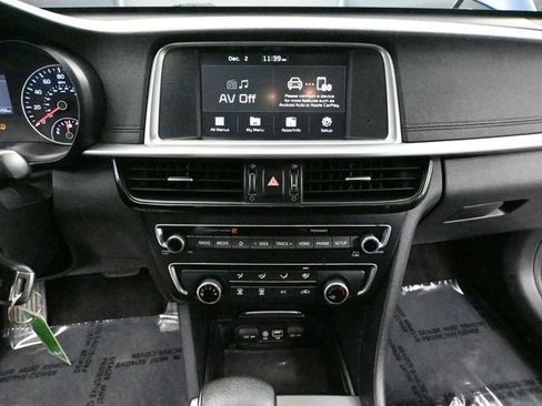 Used 2020 Kia Optima LX image 29