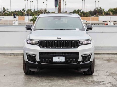 New 2025 Jeep Grand Cherokee L Limited w/ Black Appearance Package image 3