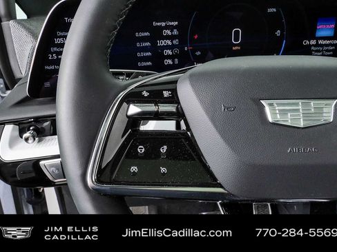 Used 2025 Cadillac Optiq Luxury 2 w/ LPO, Floor Liner Package AWD/4WD image 10