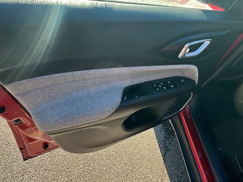 Used 2024 Jeep Compass Latitude image 14