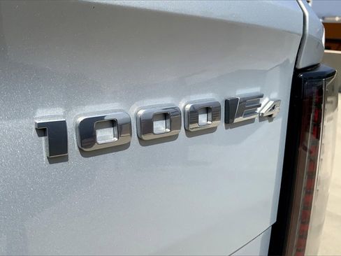 New 2025 Cadillac Escalade IQ Luxury 2 image 16