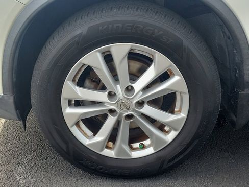 Used 2016 Nissan Rogue SV image 12