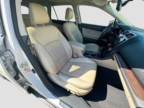 Used 2019 Subaru Outback 3.6R Limited image 38