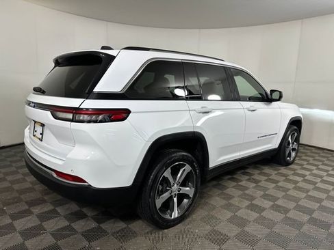 Used 2023 Jeep Grand Cherokee 4WD 4xe image 3