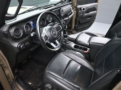 Used 2020 Jeep Gladiator Overland w/ Popular Equipment Package image 9