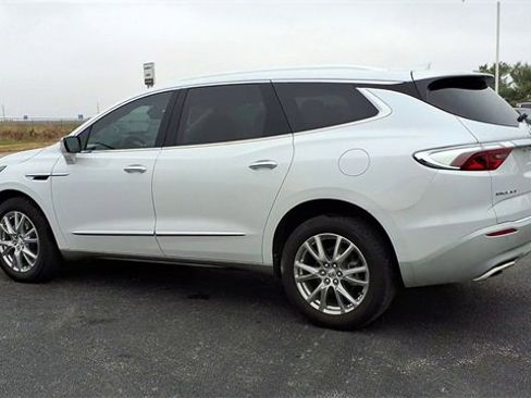 Certified 2023 Buick Enclave Essence w/ Experience Buick Package image 6