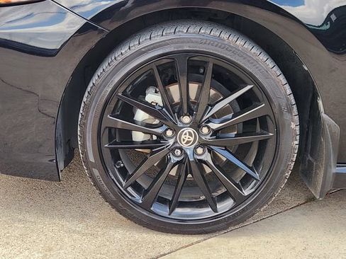 Used 2021 Toyota Camry XSE FWD image 8