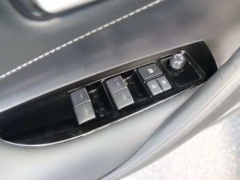 Used 2025 Toyota Corolla SE image 17