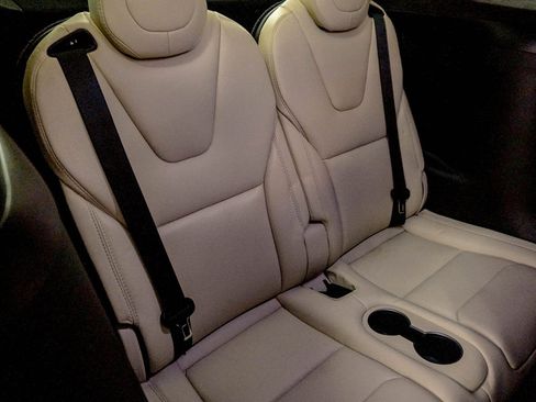 Used 2021 Tesla Model X Performance image 36