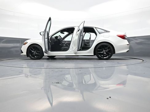 Used 2023 Honda Civic Sport image 48