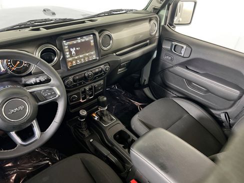 Used 2023 Jeep Wrangler Sahara image 21