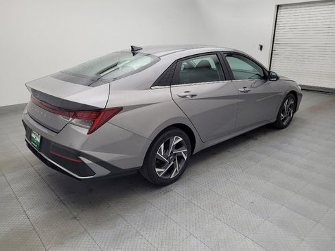Used 2025 Hyundai Elantra SEL FWD image 10