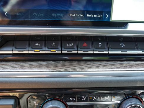 Certified 2023 Chevrolet Silverado 1500 RST w/ Z71 Off-Road Package AWD/4WD image 25