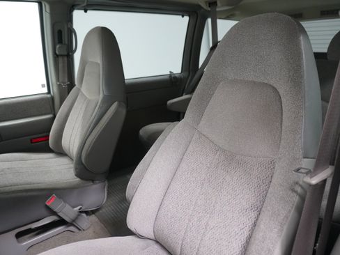 Used 2003 Chevrolet Astro image 10