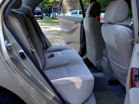 Used 2006 Toyota Corolla LE FWD image 8