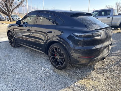 Used 2021 Porsche Cayenne GTS image 3