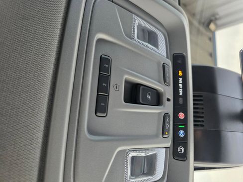 Used 2024 GMC Sierra 1500 Denali w/ Technology Package AWD/4WD image 19