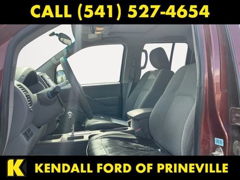 Used 2017 Nissan Frontier SV w/ Moonroof Package AWD/4WD image 9