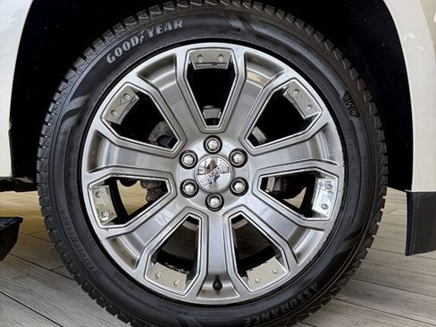 Used 2015 GMC Yukon Denali w/ Premium Package AWD/4WD image 20