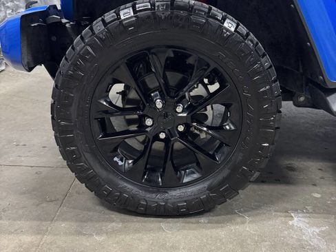 Used 2022 Jeep Gladiator Overland image 10