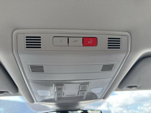 Used 2024 Volkswagen Jetta SE FWD image 23