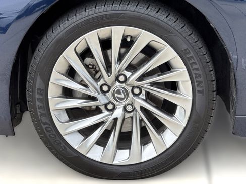 Used 2023 Lexus ES 350 w/ Accessory Package (Z1) FWD image 12
