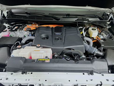 Used 2023 Toyota Sequoia SR5 w/ SR5 Premium Package image 9