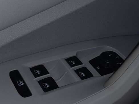Used 2019 Volkswagen Jetta SE FWD image 27