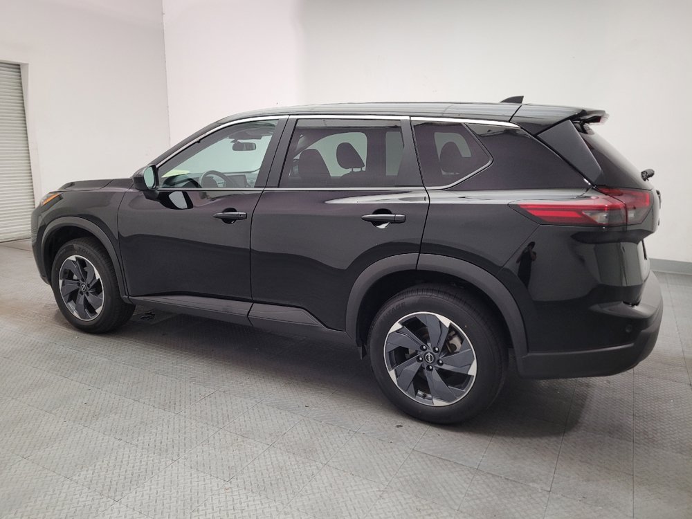 Used 2025 Nissan Rogue SV FWD image 3