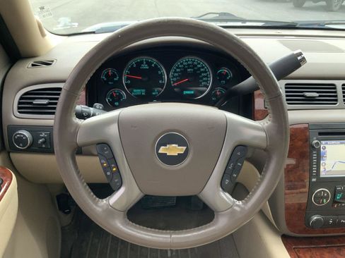 Used 2013 Chevrolet Avalanche LTZ image 7