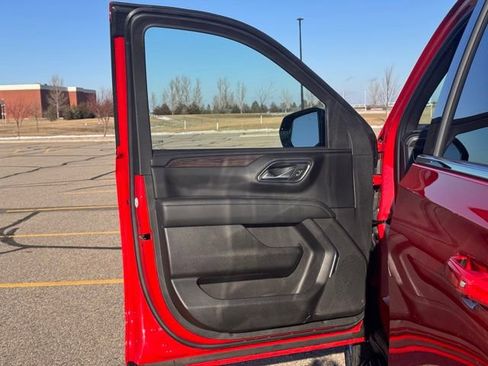 Used 2023 Chevrolet Suburban LS w/ Driver Alert Package image 4