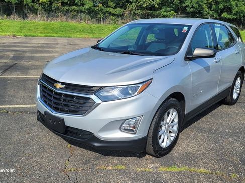 Used 2018 Chevrolet Equinox LS w/ LPO, Protection Package FWD image 5