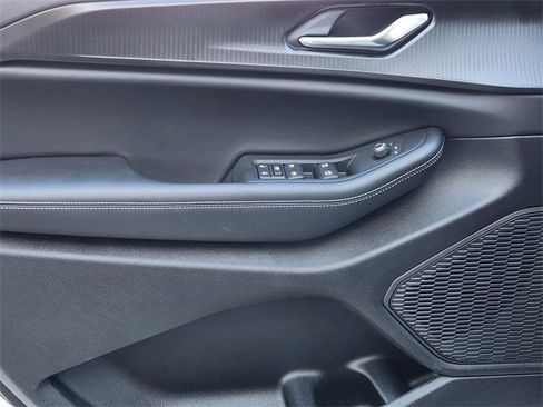 New 2025 Jeep Grand Cherokee Altitude image 16