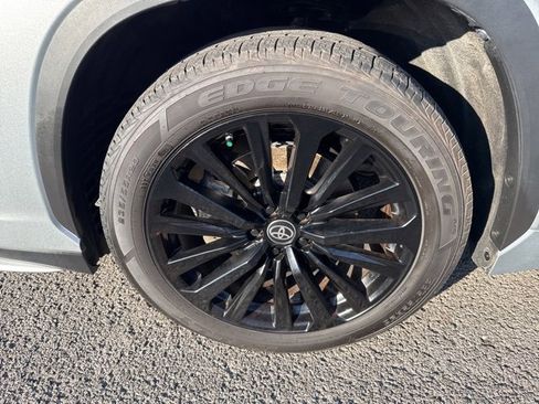 Used 2023 Toyota Highlander XSE image 9