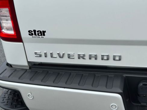 Used 2017 Chevrolet Silverado 1500 LTZ Z71 w/ LTZ Plus Package AWD/4WD image 42