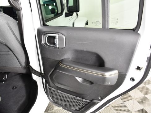 Used 2025 Jeep Wrangler Unlimited Sahara AWD/4WD image 42