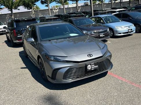 Used 2025 Toyota Camry SE w/ Convenience Package AWD/4WD image 5