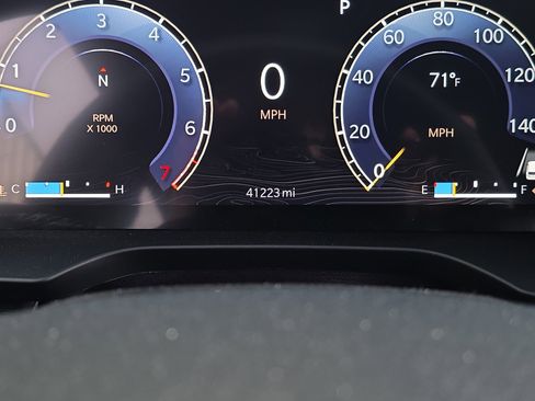 Used 2023 Jeep Grand Cherokee L Altitude image 17