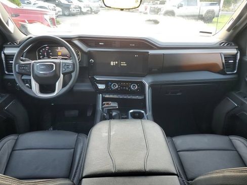 Used 2024 GMC Sierra 1500 Denali w/ Denali Reserve Package AWD/4WD image 12