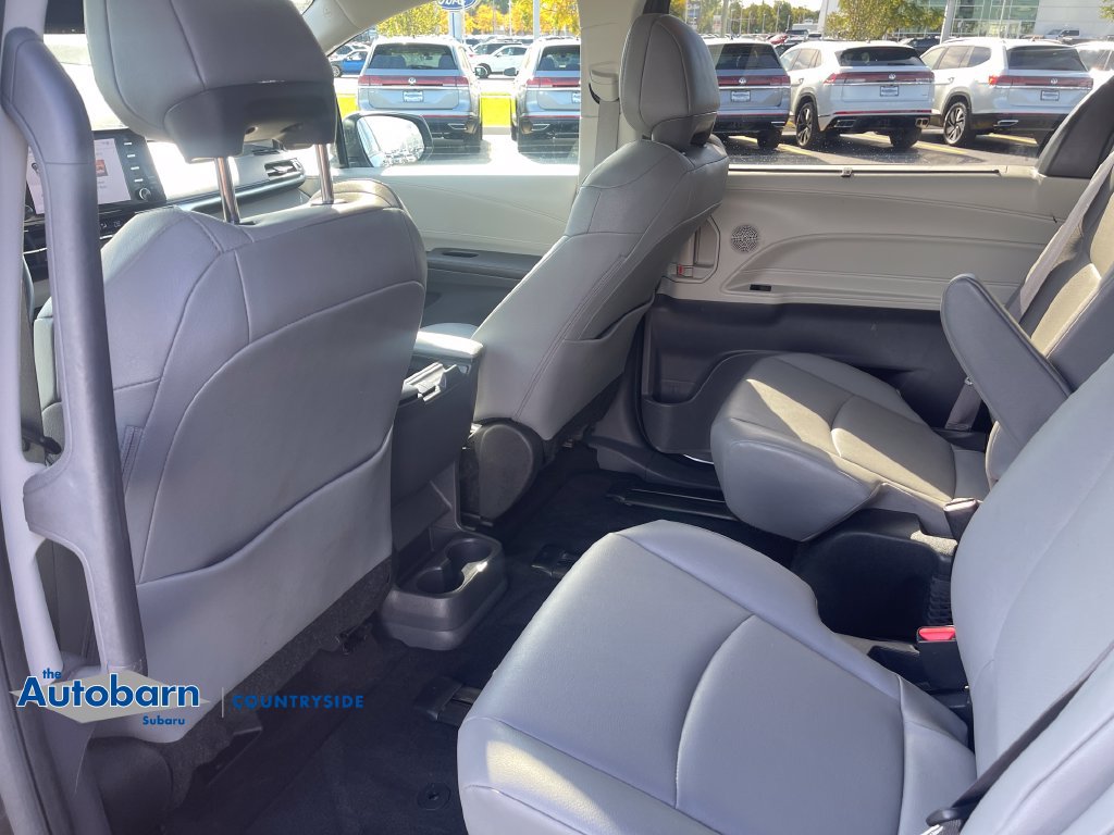 Used 2024 Toyota Sienna XLE AWD/4WD image 26