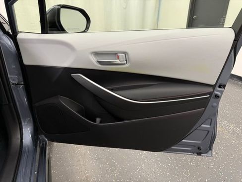 Used 2025 Toyota Corolla SE AWD/4WD image 8