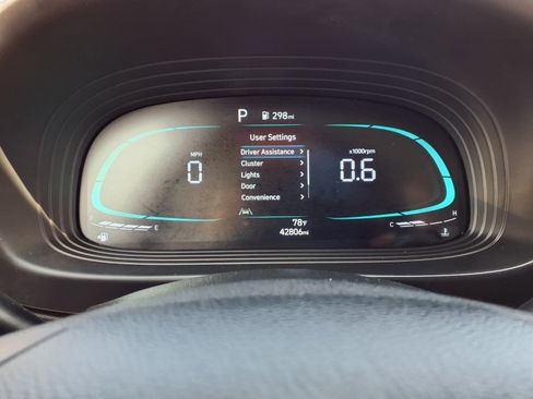 Used 2025 Hyundai Venue SEL FWD image 15