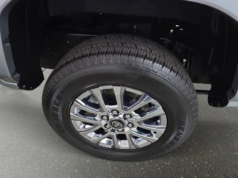 Used 2024 Toyota Tacoma Limited AWD/4WD image 32